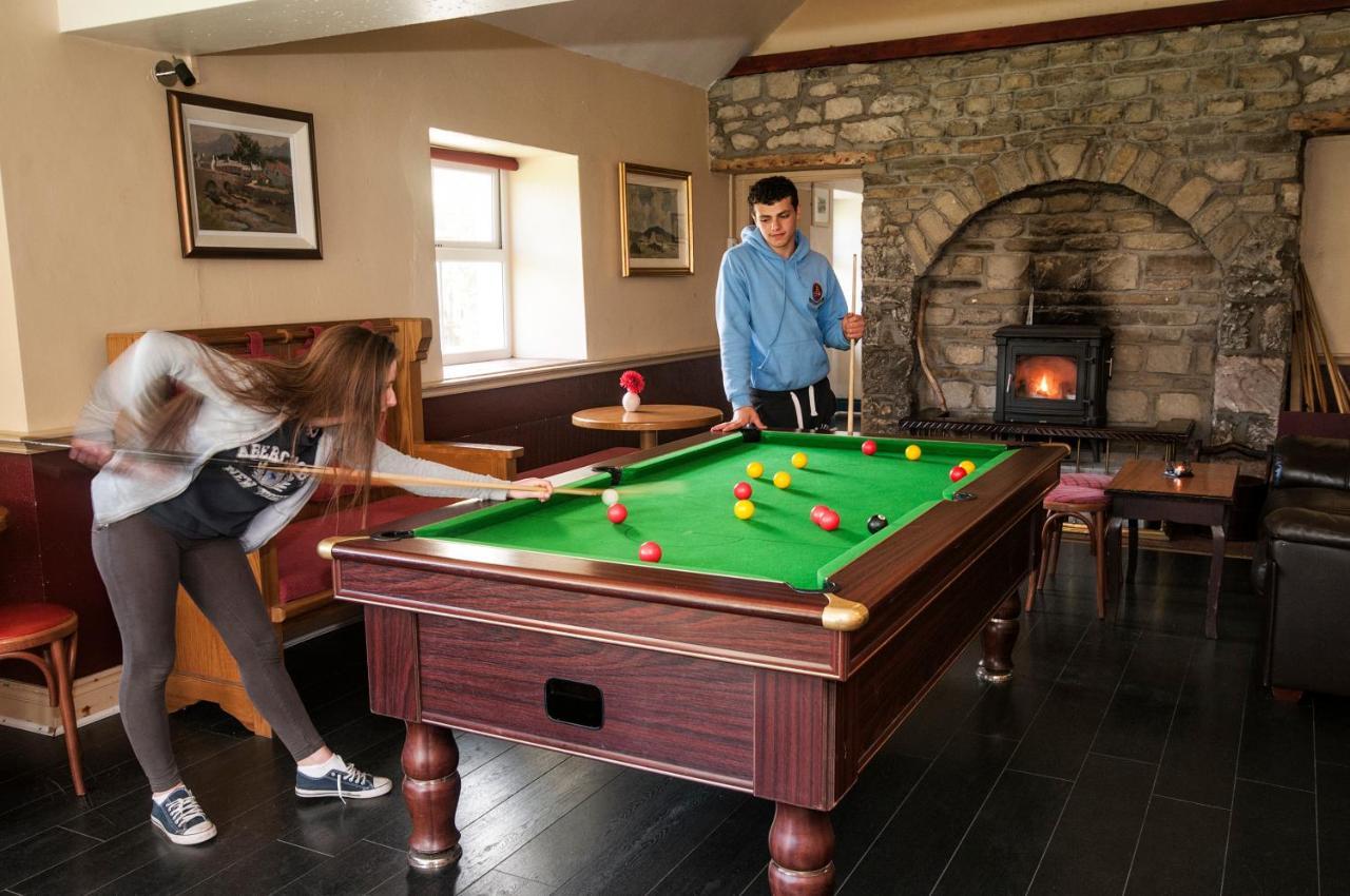 The Connemara Hostel - Sleepzone ลีนอน ภายนอก รูปภาพ