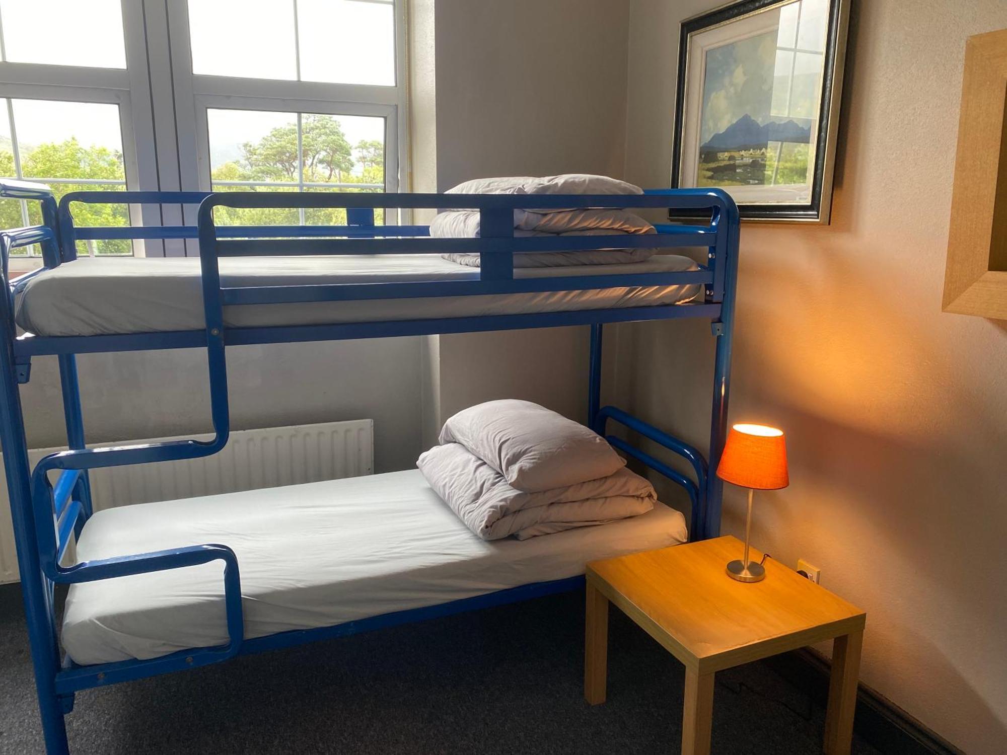 The Connemara Hostel - Sleepzone ลีนอน ภายนอก รูปภาพ