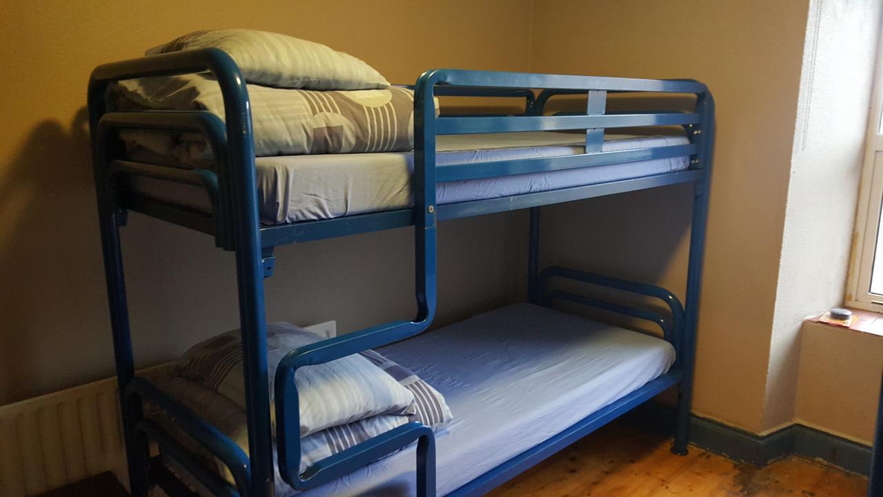 The Connemara Hostel - Sleepzone ลีนอน ภายนอก รูปภาพ