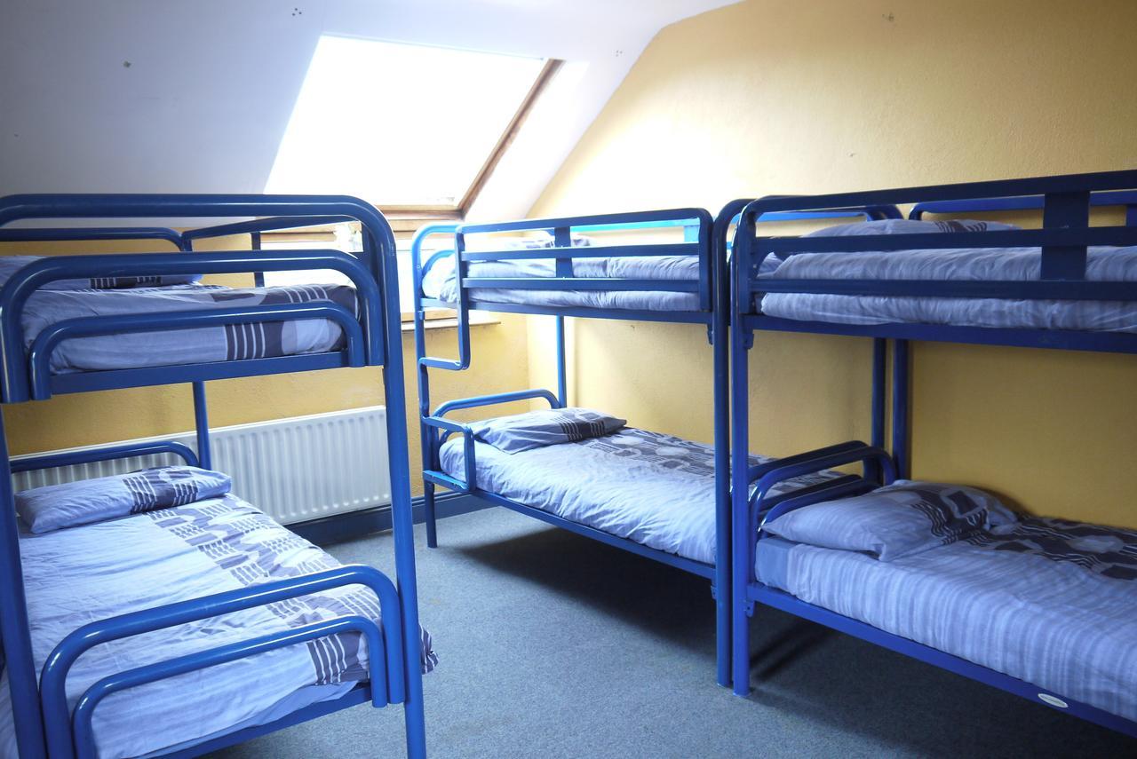 The Connemara Hostel - Sleepzone ลีนอน ภายนอก รูปภาพ
