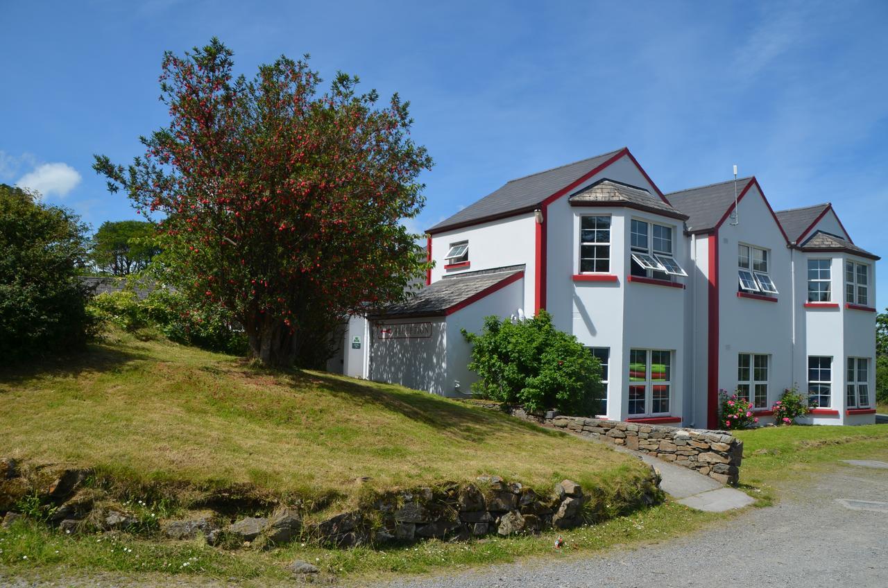 The Connemara Hostel - Sleepzone ลีนอน ภายนอก รูปภาพ